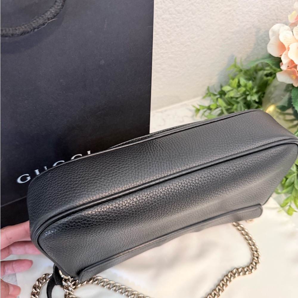 Gucci Soho Crossbody with Chain Strap - Picture 5 of 16